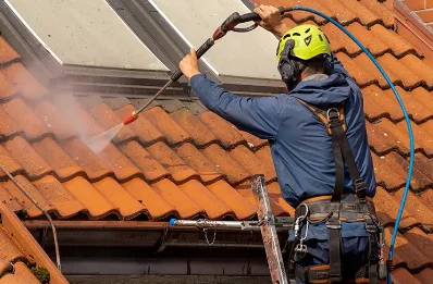 Démoussage et hydrofuge de toiture à Monsac